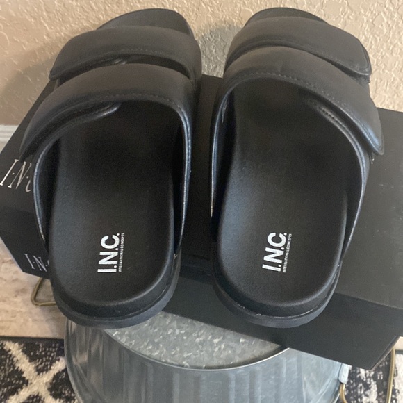 NIB I.N.C. International Levine Mens Black Velcro Slide On Sandal. Pool Walking - Picture 2 of 10